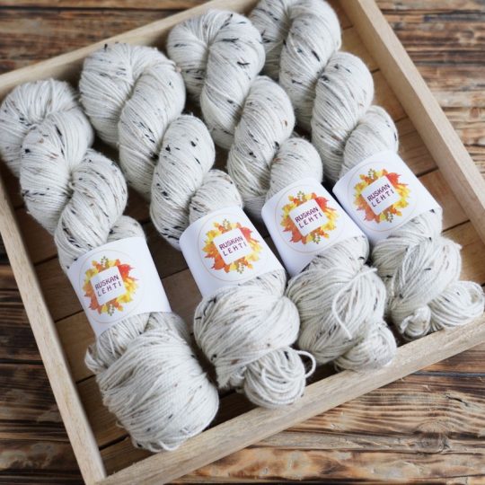 Tweed: Luonnonvalkoinen