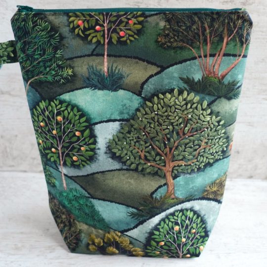 Projektipussi: Maisema tumma vihreä, koko XL